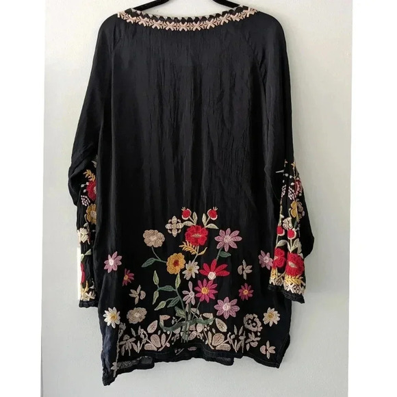 Johnny Was Edith Floral Embroidered Tunic - Picture 8 of 9